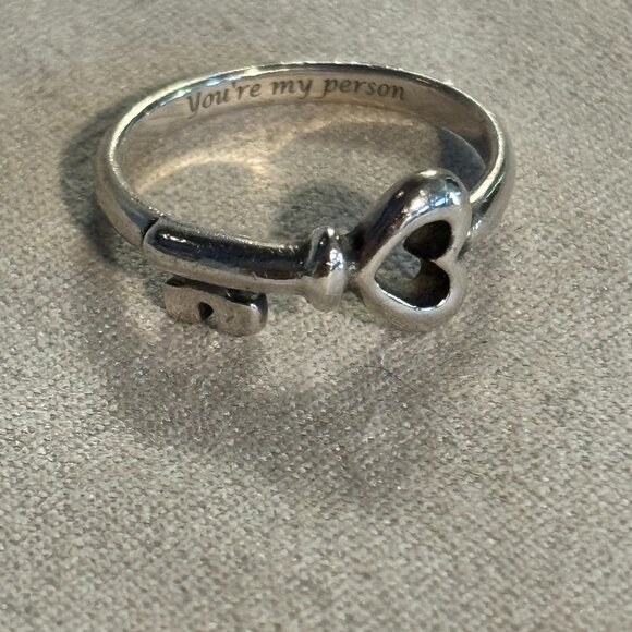 James Avery Ring Sz 6.5 - Picture 1 of 1